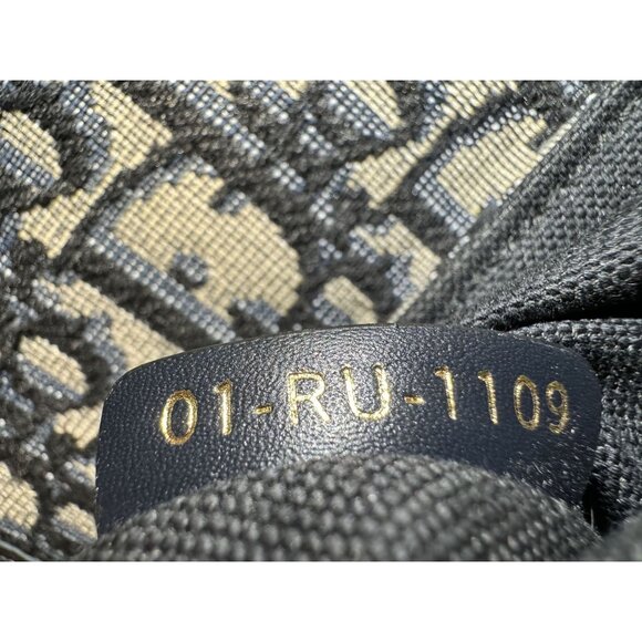 Christian Dior Womens Canvas Oblique Saddle Bag With Gold Hardware & Adjustable - Picture 11 of 16